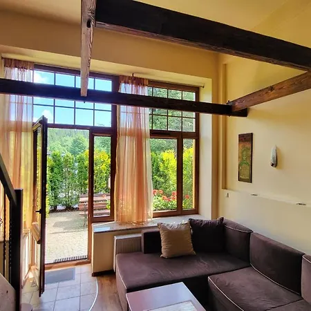 Jozefina 8 Dwupoziomowy Z Tarasem 스클라르스카포렘바