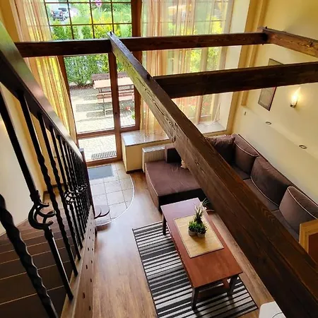 Jozefina 8 Dwupoziomowy Z Tarasem 스클라르스카포렘바